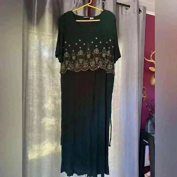 Vintage Women’s Fashion Bug Green and Gold Embroidered  Dress Size 30/32W - Picture 1 of 5